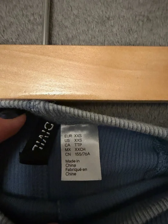 H&M Blue Ribbed Tube Top - Picture 3 of 3